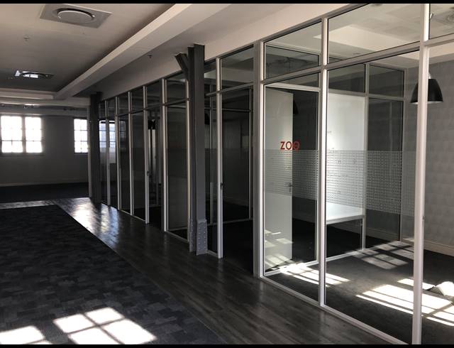 1,538M² OFFICE TO LET IN GARDENS